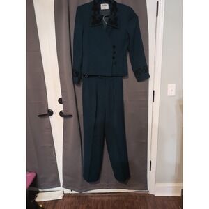 Kasper ASL Green Pant‎ Suit, Women's Size 6, Embroidered Suit Set, Black Accents